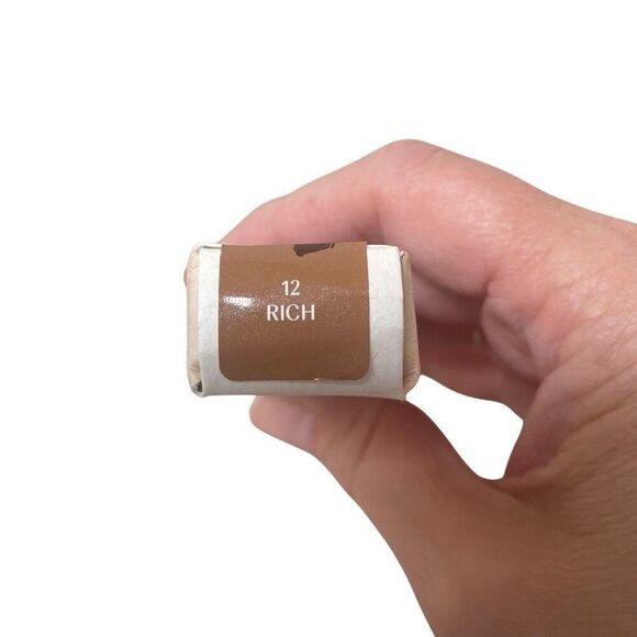 GloWish 12 By HUDA BEAUTY Bright Light Sheer Concealer 12 Rich 0.35oz - Picture 2 of 12